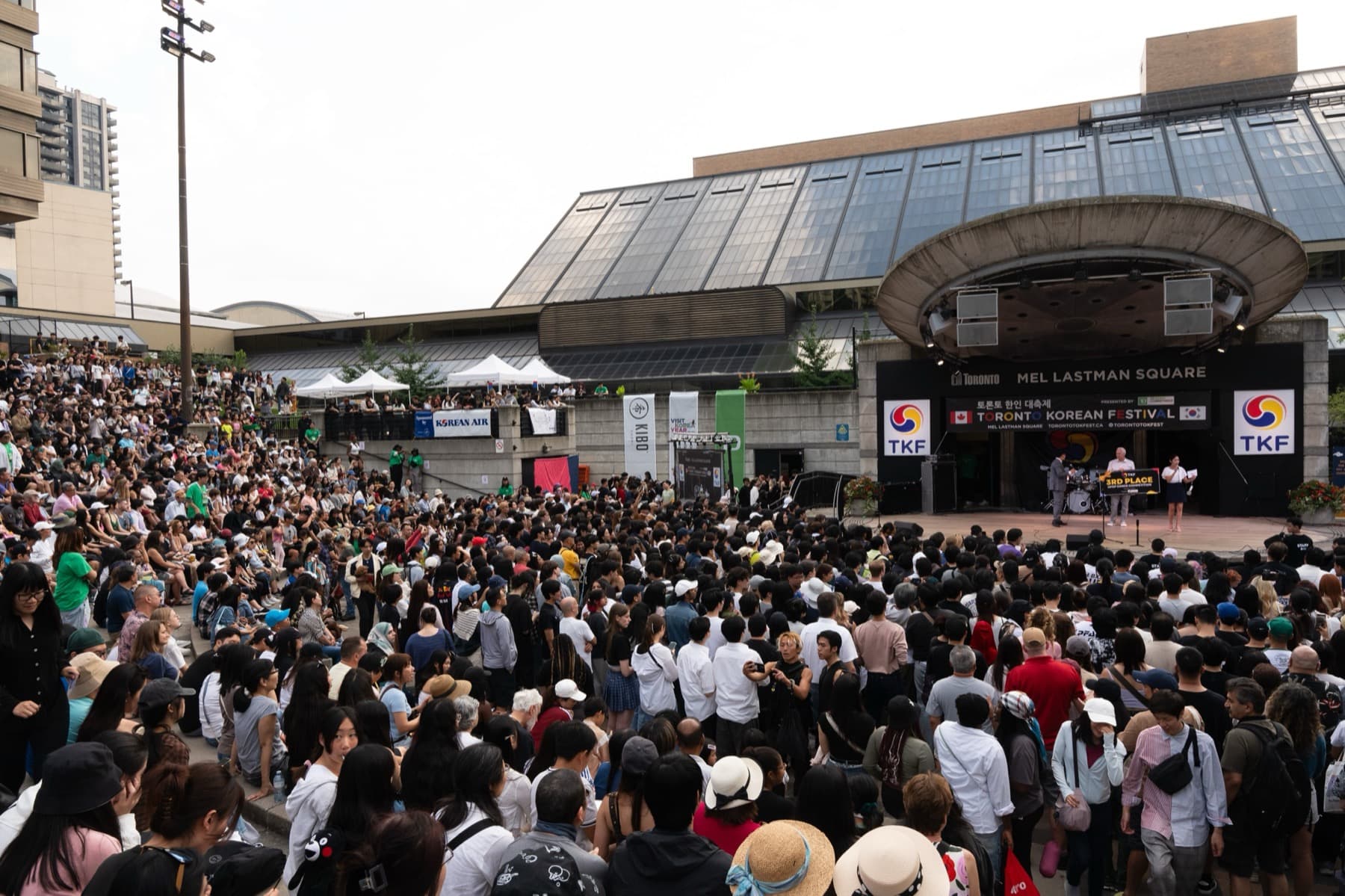 Crowd in front of the Toronto Korean Festival main stage